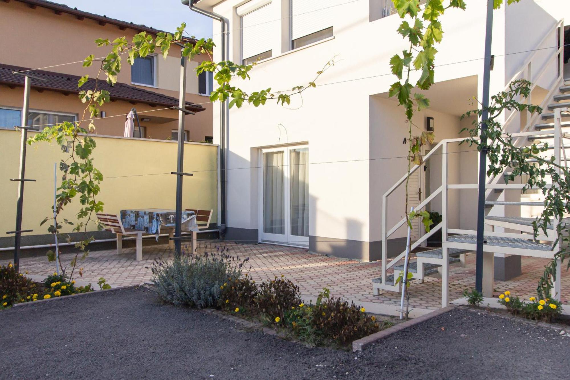 Deli Terasz A Apartman Free Parking, Self-Check-In Anytime Győr Exterior foto